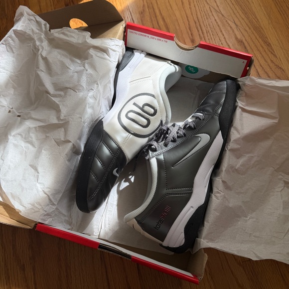 Nike Total 90 - Men’s 9/Women’s 10.5 main image 6